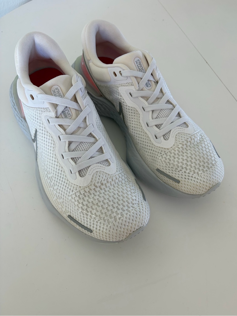 Nike ZoomX Invincible Run Flyknit White‎ Athletic Running Shoes Men's Size 10.5